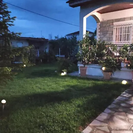 House For 5 People 10 Min From Mill Of Elves Apartmán
