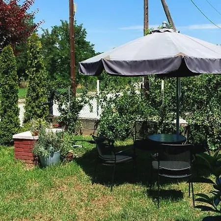 House For 5 People 10 Min From Mill Of Elves Apartment Karyai